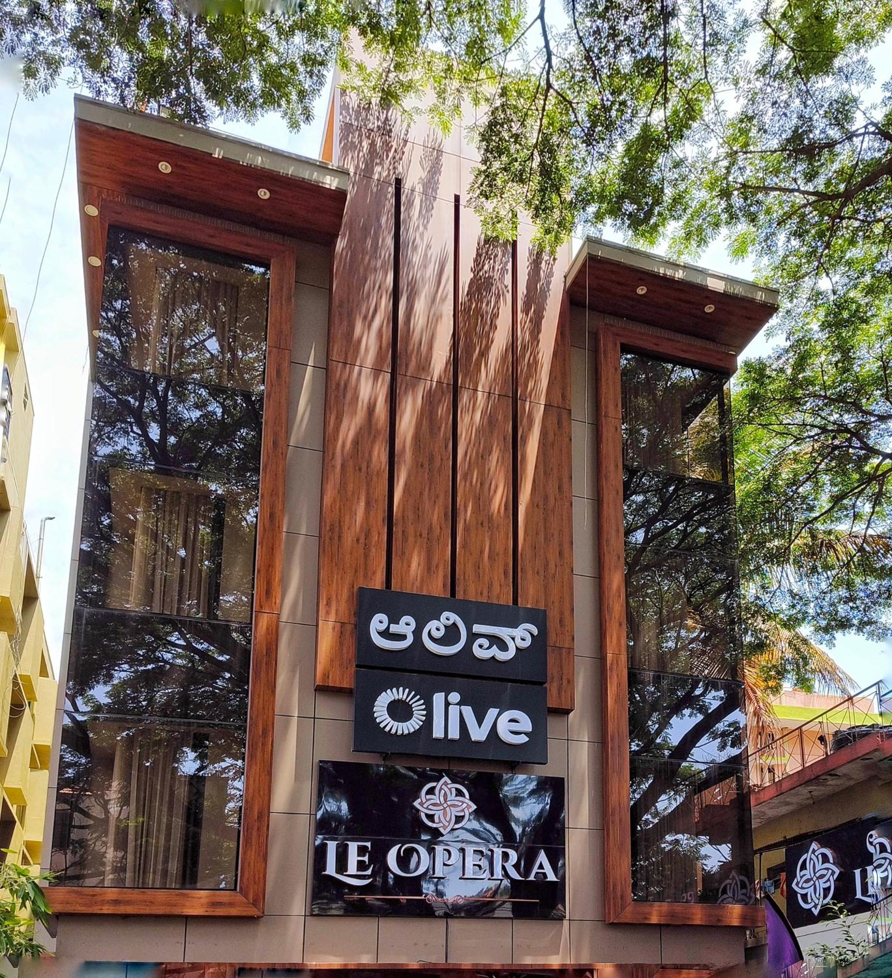 Olive Hotel Le Opera By Embassy Group 벵갈루루 외부 사진