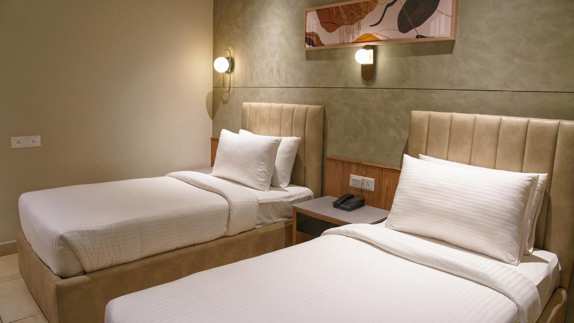 Olive Hotel Le Opera By Embassy Group 벵갈루루 외부 사진