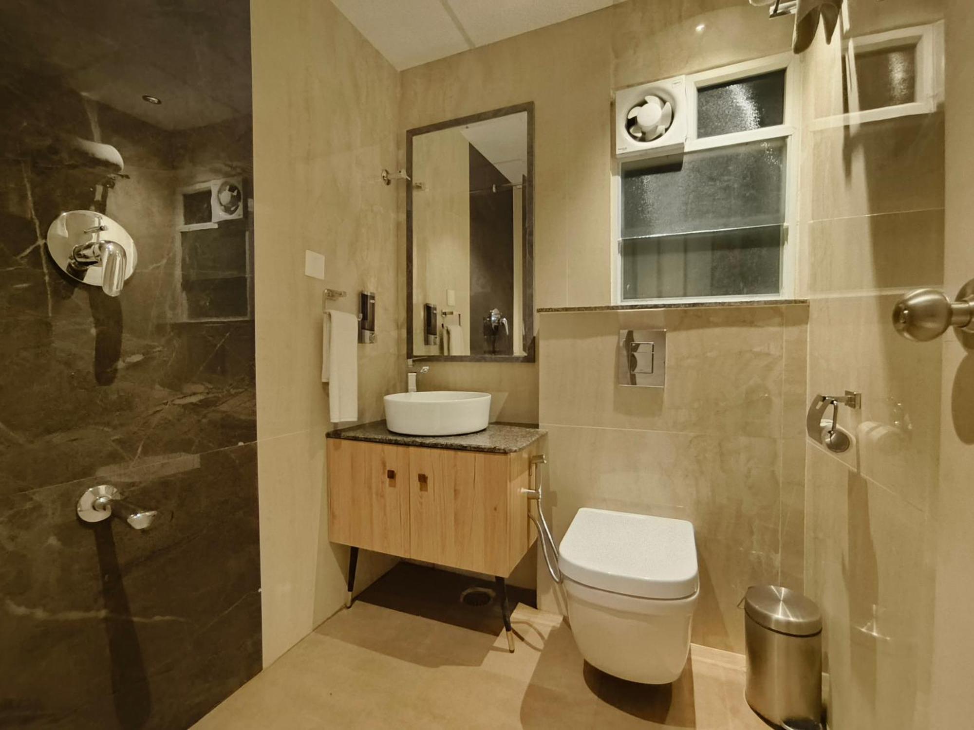 Olive Hotel Le Opera By Embassy Group 벵갈루루 외부 사진