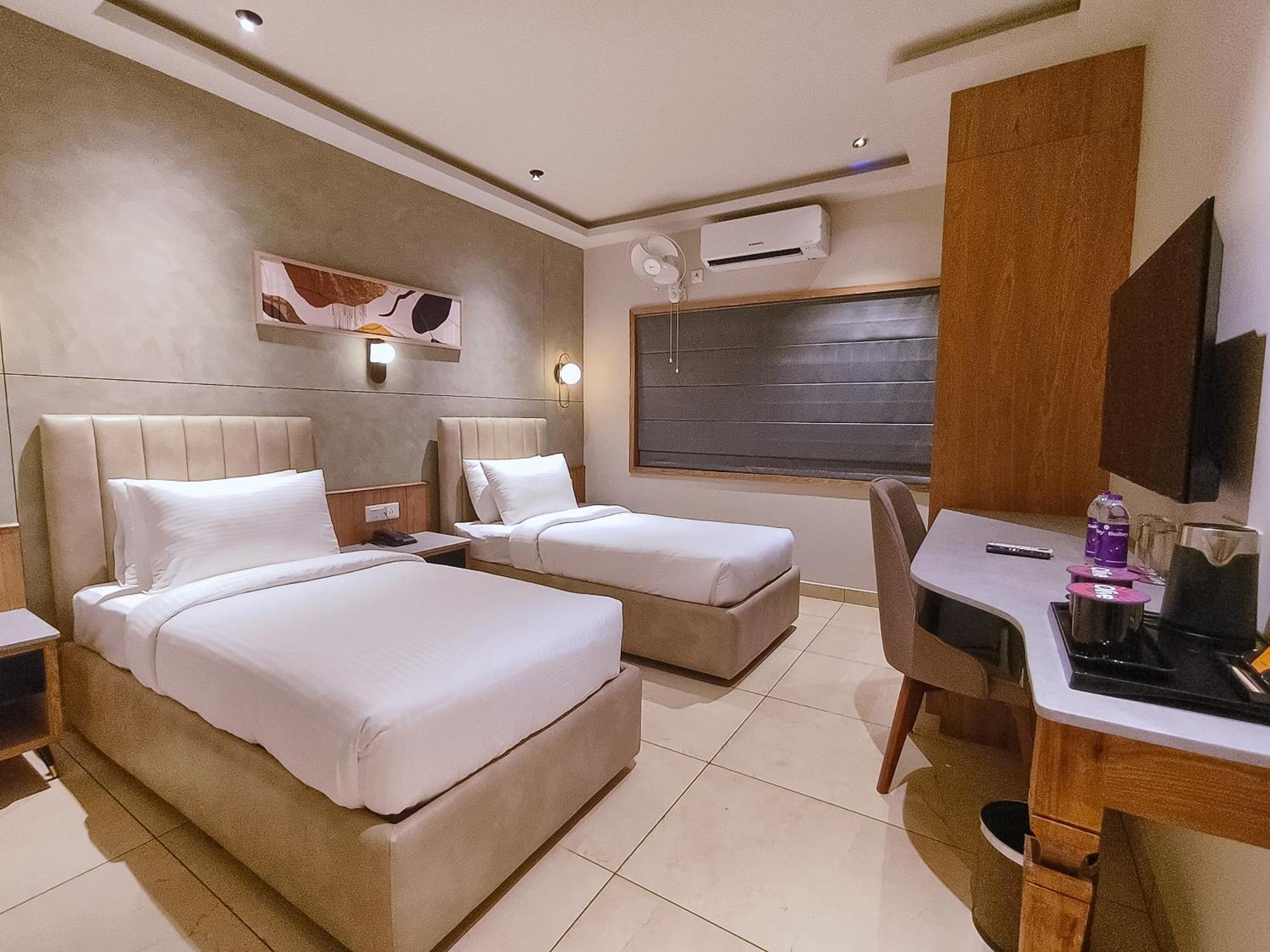 Olive Hotel Le Opera By Embassy Group 벵갈루루 외부 사진