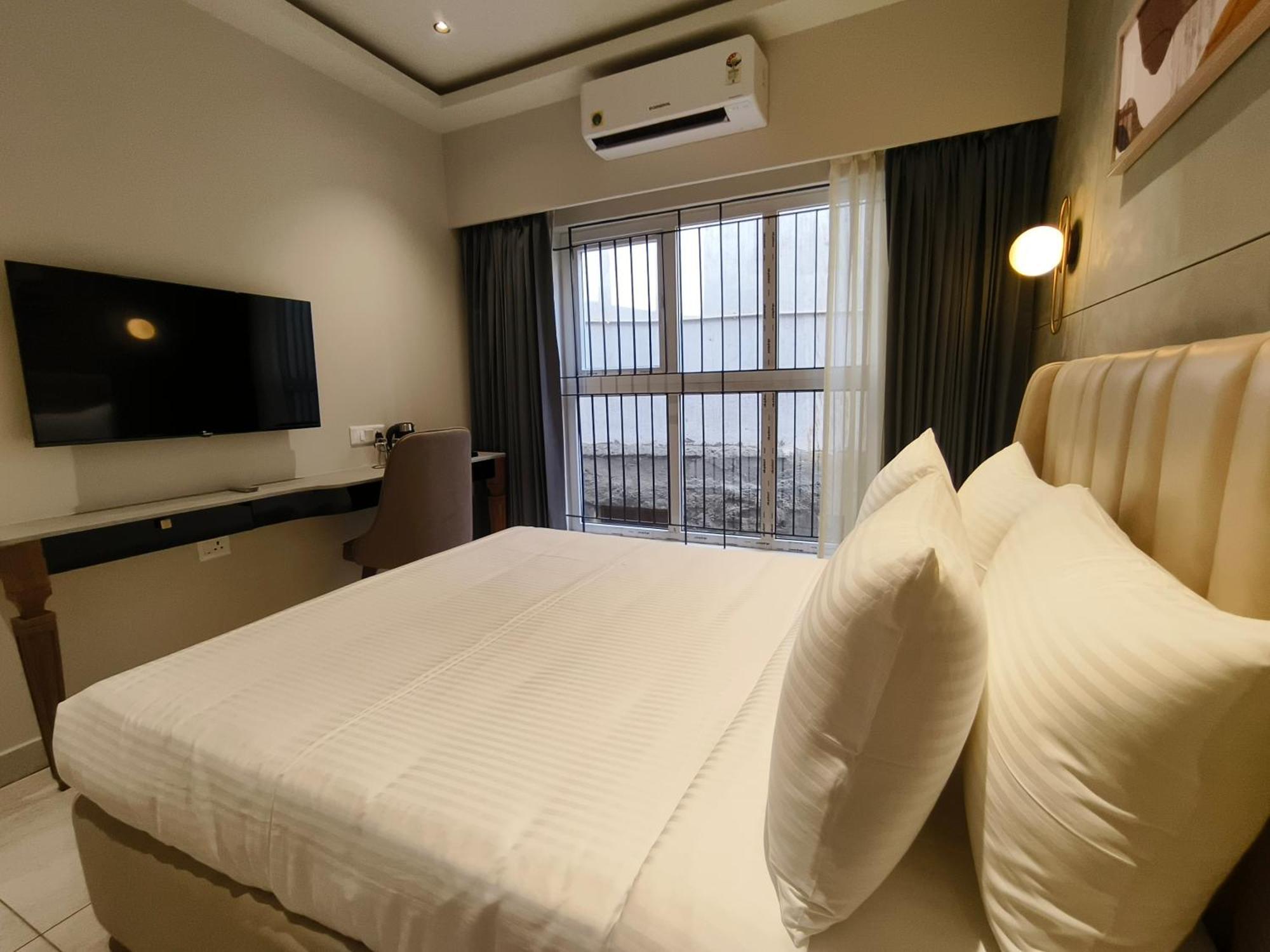 Olive Hotel Le Opera By Embassy Group 벵갈루루 외부 사진