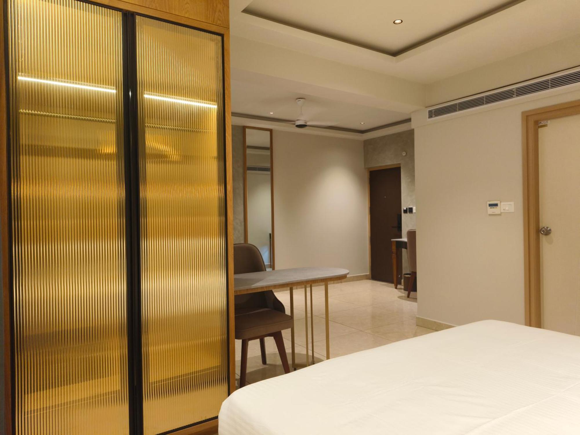 Olive Hotel Le Opera By Embassy Group 벵갈루루 외부 사진