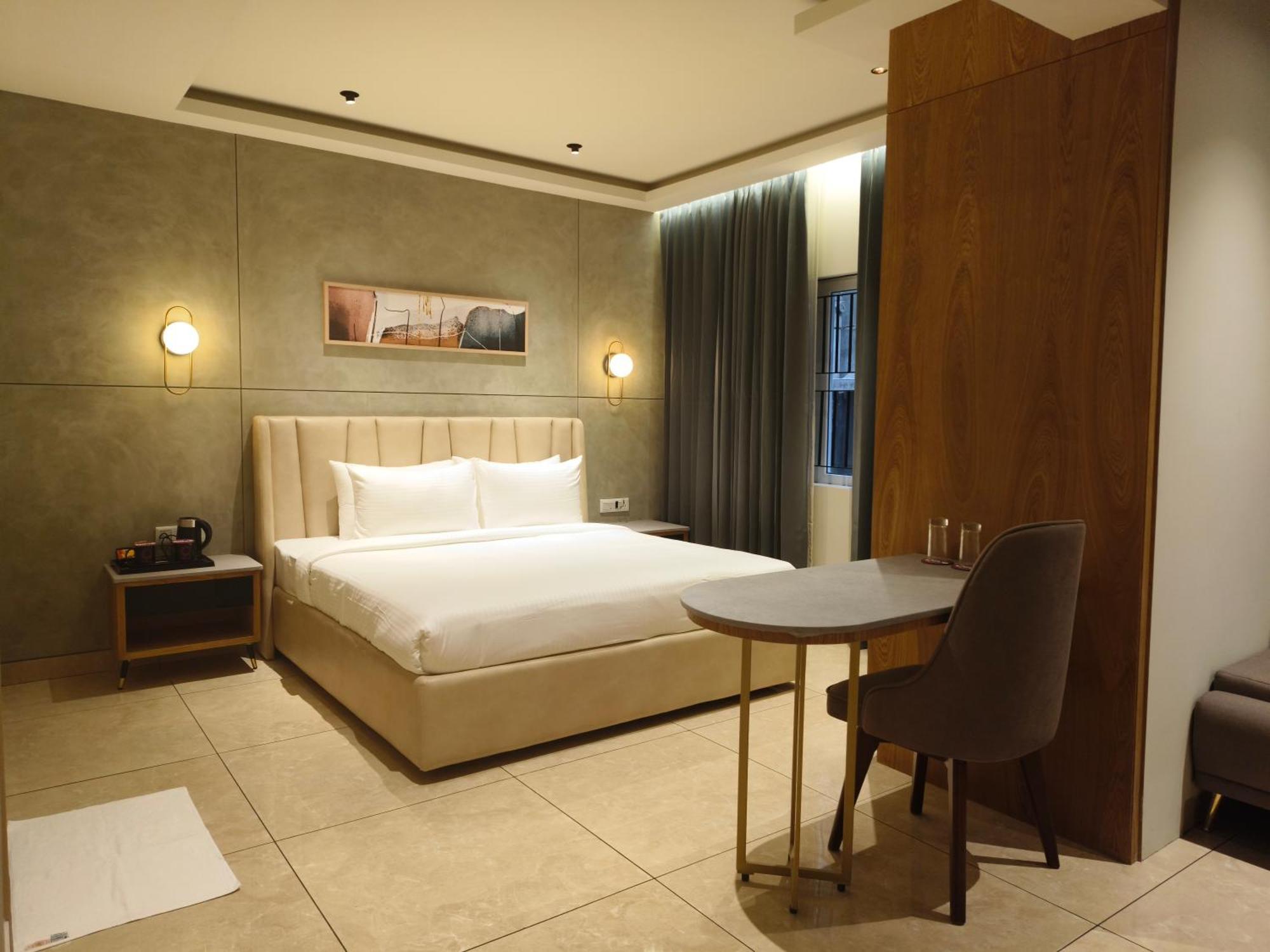 Olive Hotel Le Opera By Embassy Group 벵갈루루 외부 사진