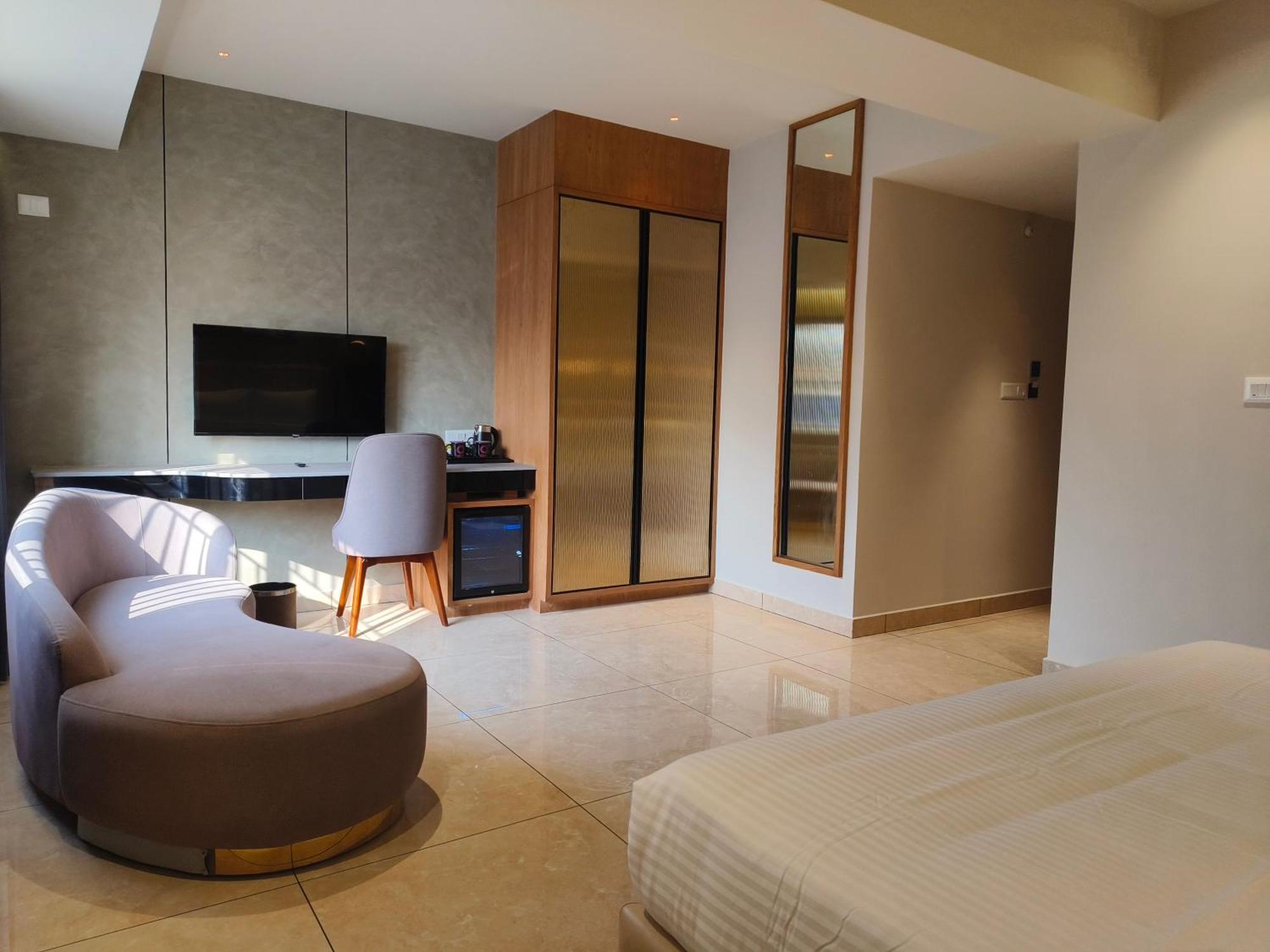 Olive Hotel Le Opera By Embassy Group 벵갈루루 외부 사진