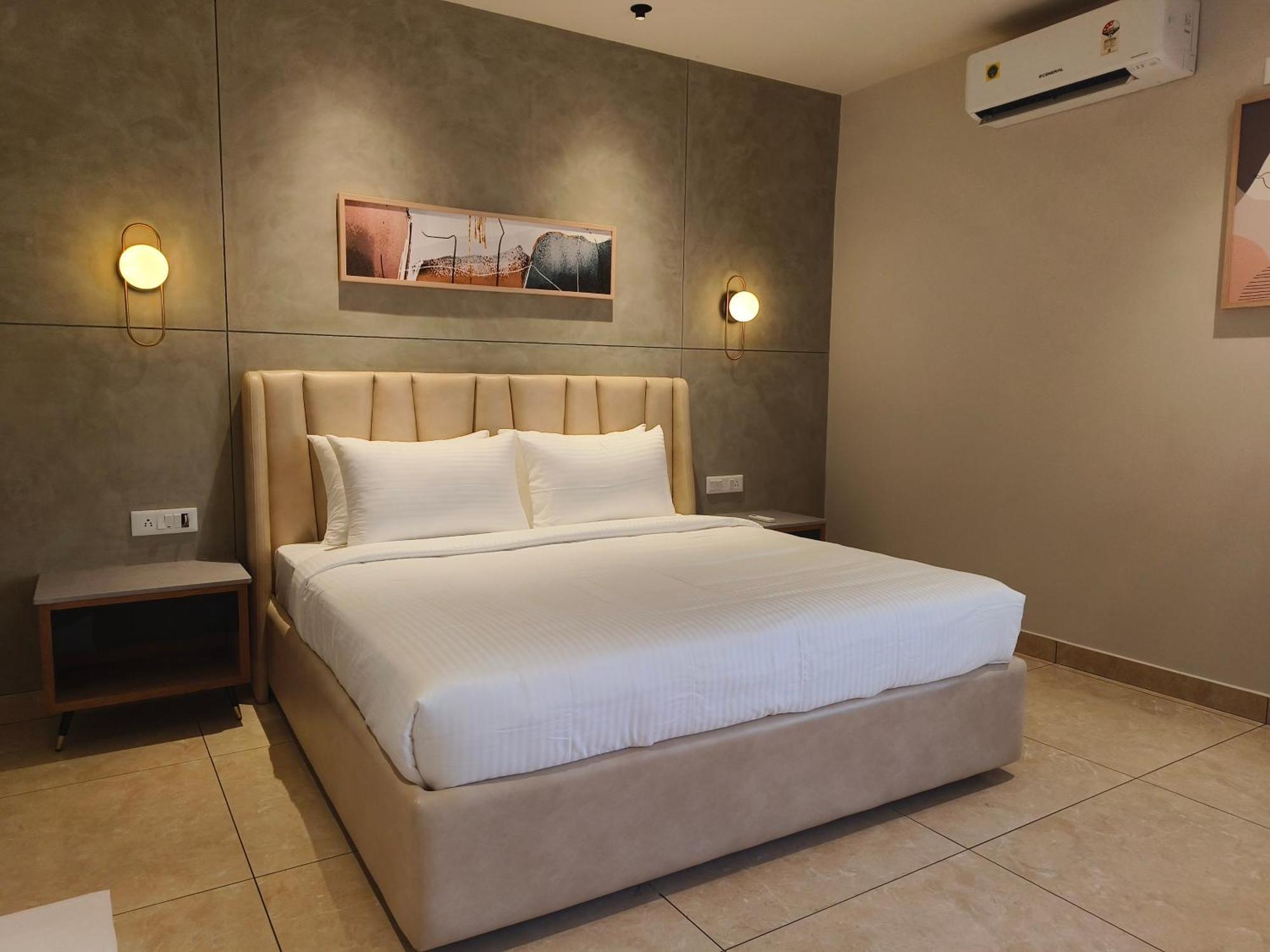 Olive Hotel Le Opera By Embassy Group 벵갈루루 외부 사진