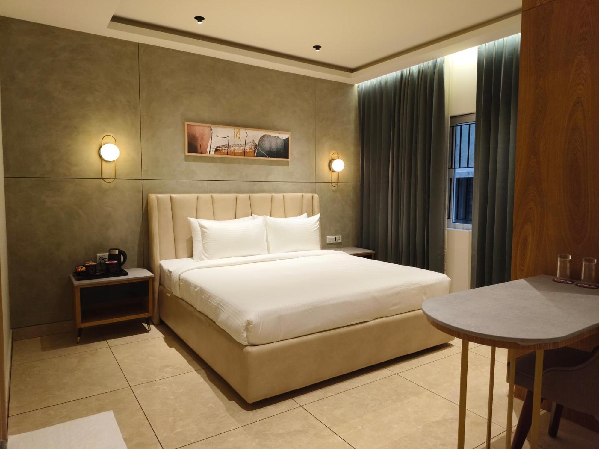 Olive Hotel Le Opera By Embassy Group 벵갈루루 외부 사진