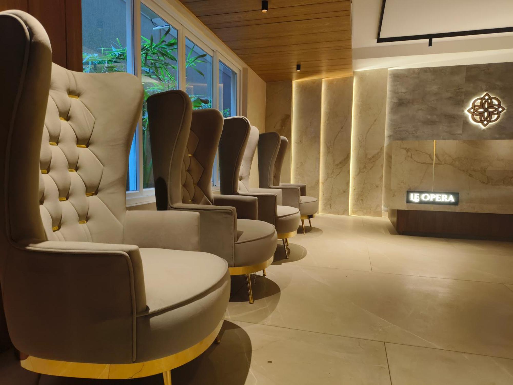 Olive Hotel Le Opera By Embassy Group 벵갈루루 외부 사진