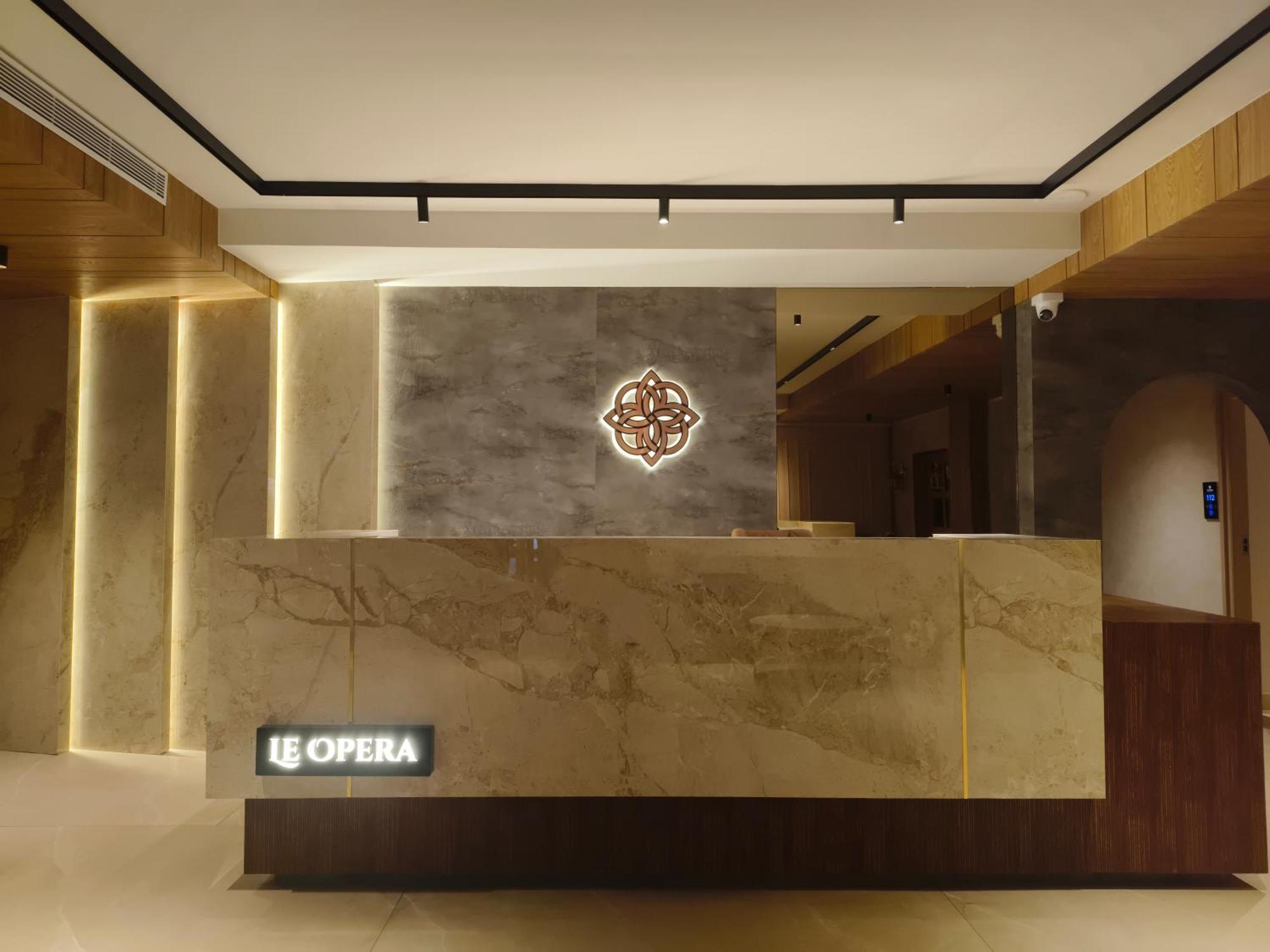 Olive Hotel Le Opera By Embassy Group 벵갈루루 외부 사진