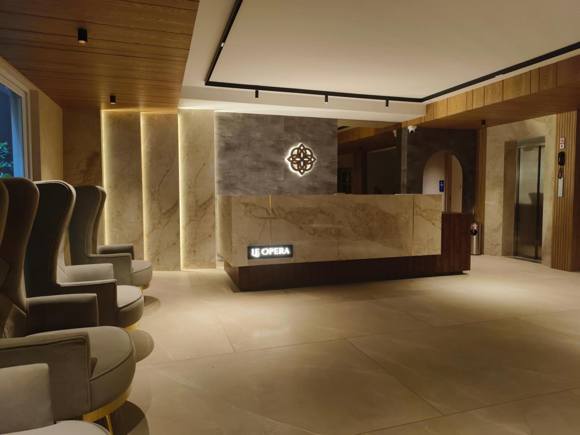 Olive Hotel Le Opera By Embassy Group 벵갈루루 외부 사진
